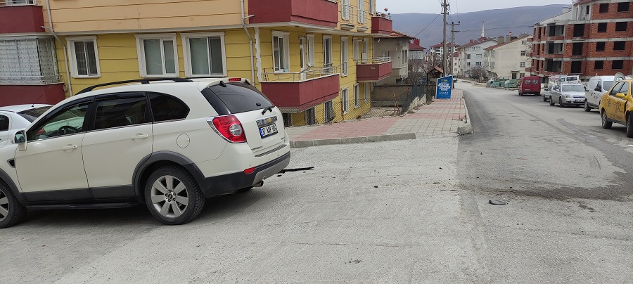 Cip ile ticari taksi çarpıştı: 1 yaralı;