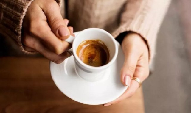 Sabah aç karnına kahve içmek faydalı mı? Türk kahvesi mideye iyi gelir mi?