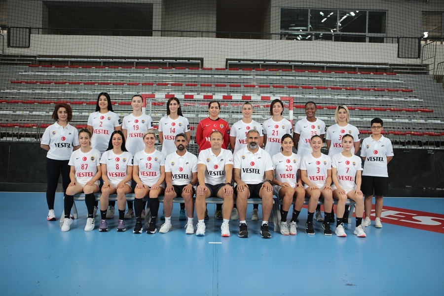 Altın Kızlarda hedef yine kupayla başlamak;