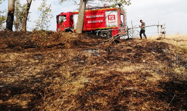 İki ayrı anız yangını büyümeden söndürüldü;