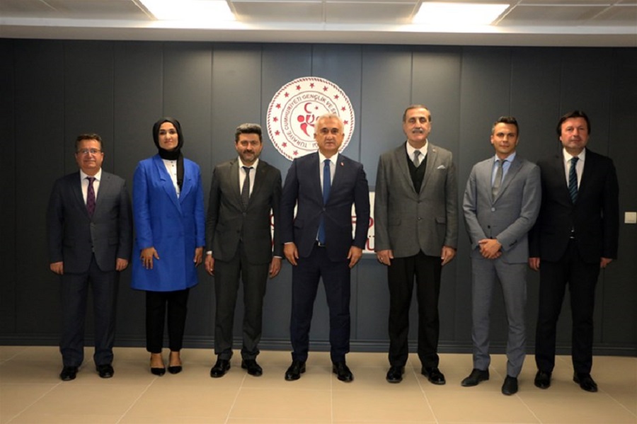 Çakır’dan Yeni Gençlik ve Spor İl Müdürlüğü binasına ziyaret;