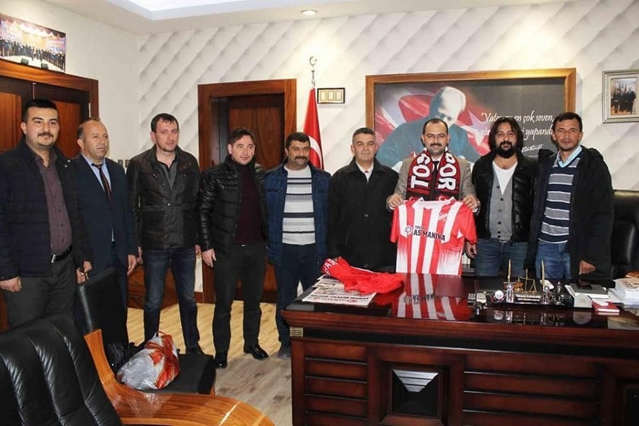 Başkan Kavaklıgil futbolu bıraktı;