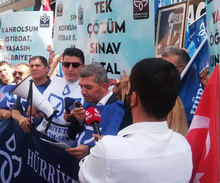 "Öğretmenlere huzur verin!";