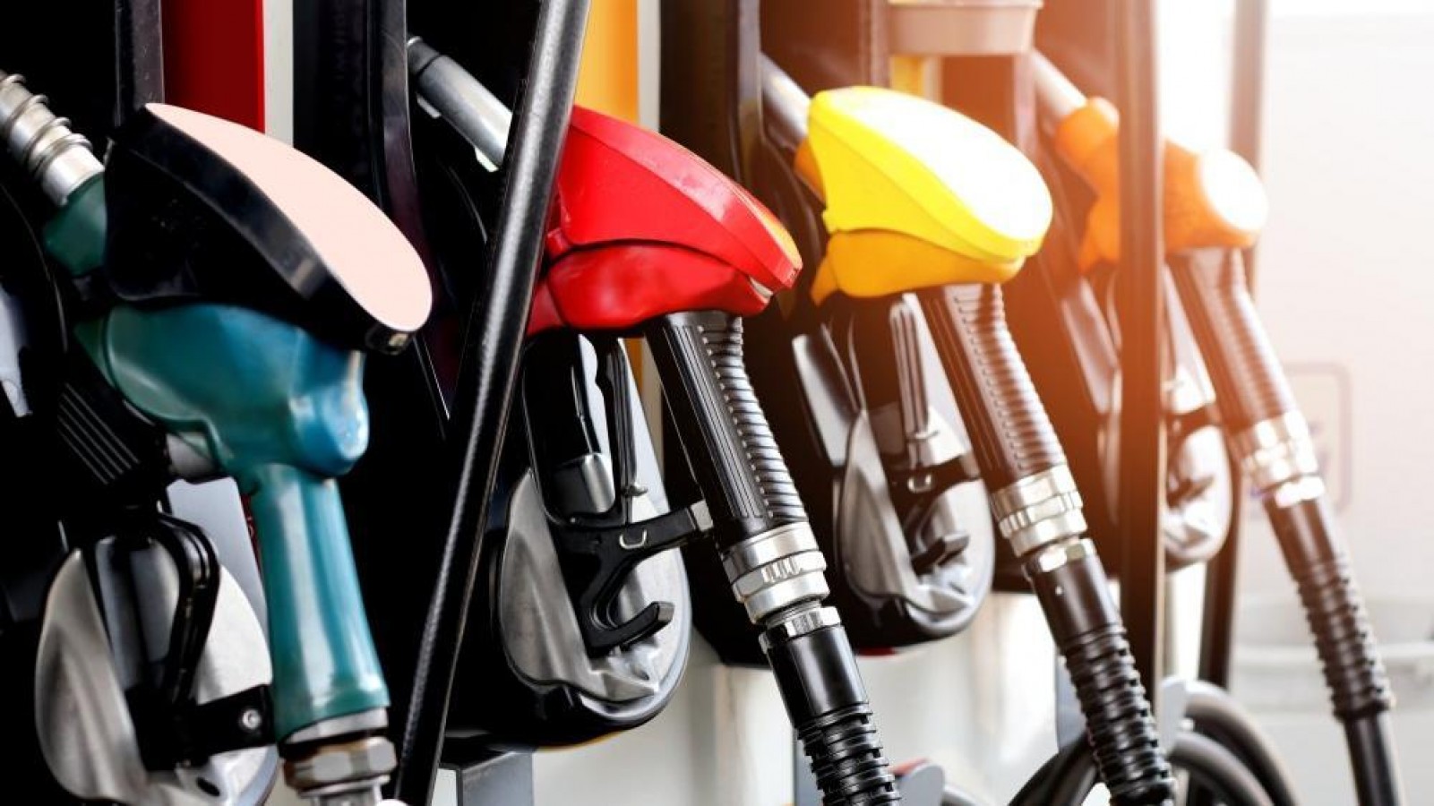 Benzine zam geliyor;