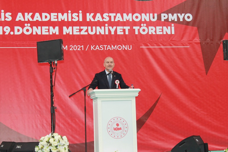 İçişleri Bakanı Süleyman Soylu, Kastamonu PMYO mezuniyet törenine katıldı