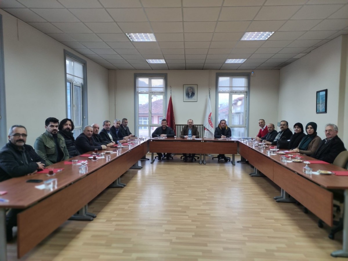 ‘Proje kazandırma yarışı içinde olmalıyız’;