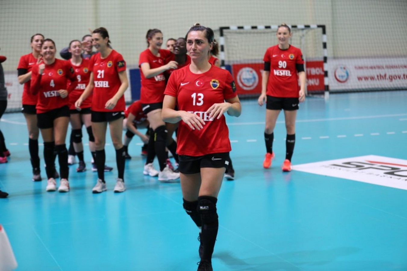 'İki kupayı da almak istiyoruz';