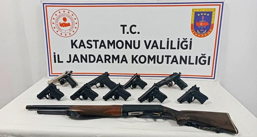 11 silaha el konuldu;