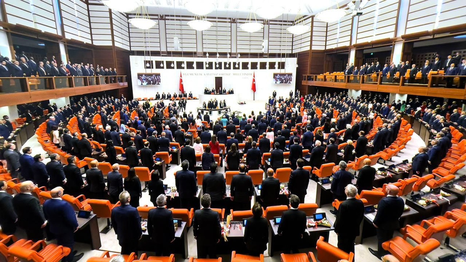 Böyle ballı bir iş yok!.. Vekillere görülmemiş kıyak