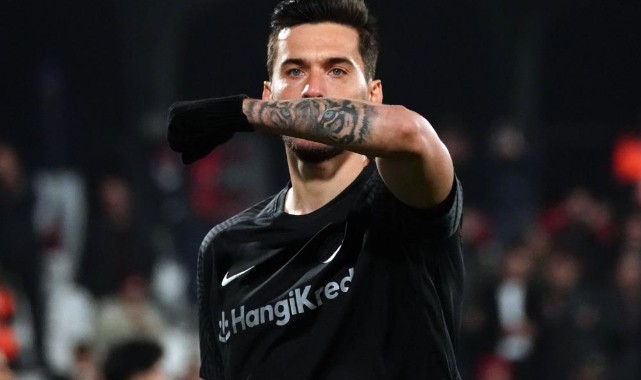 Umut Nayir’den, Süper Lig’de ilk hat-trick;