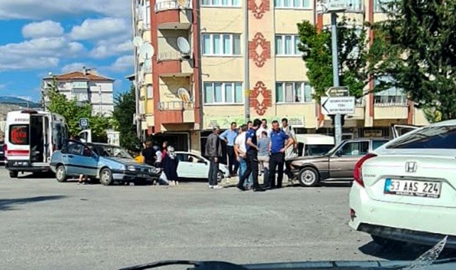 Zincirleme kazada 1 kişi yaralandı;