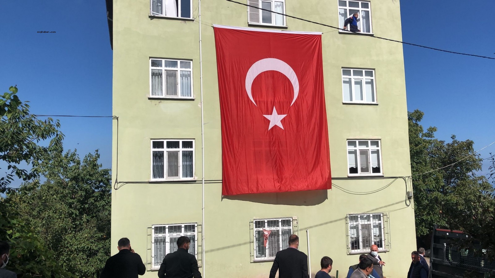 1 askerimiz şehit düştü;