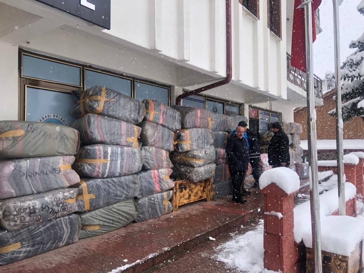 Pınarbaşı, deprem bölgesi için seferber;