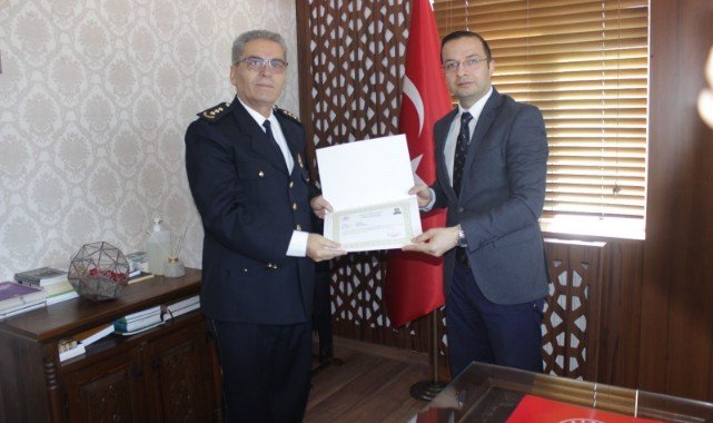 “Yıldırım Operasyonu”na katılan polis memurlarına başarı belgesi;