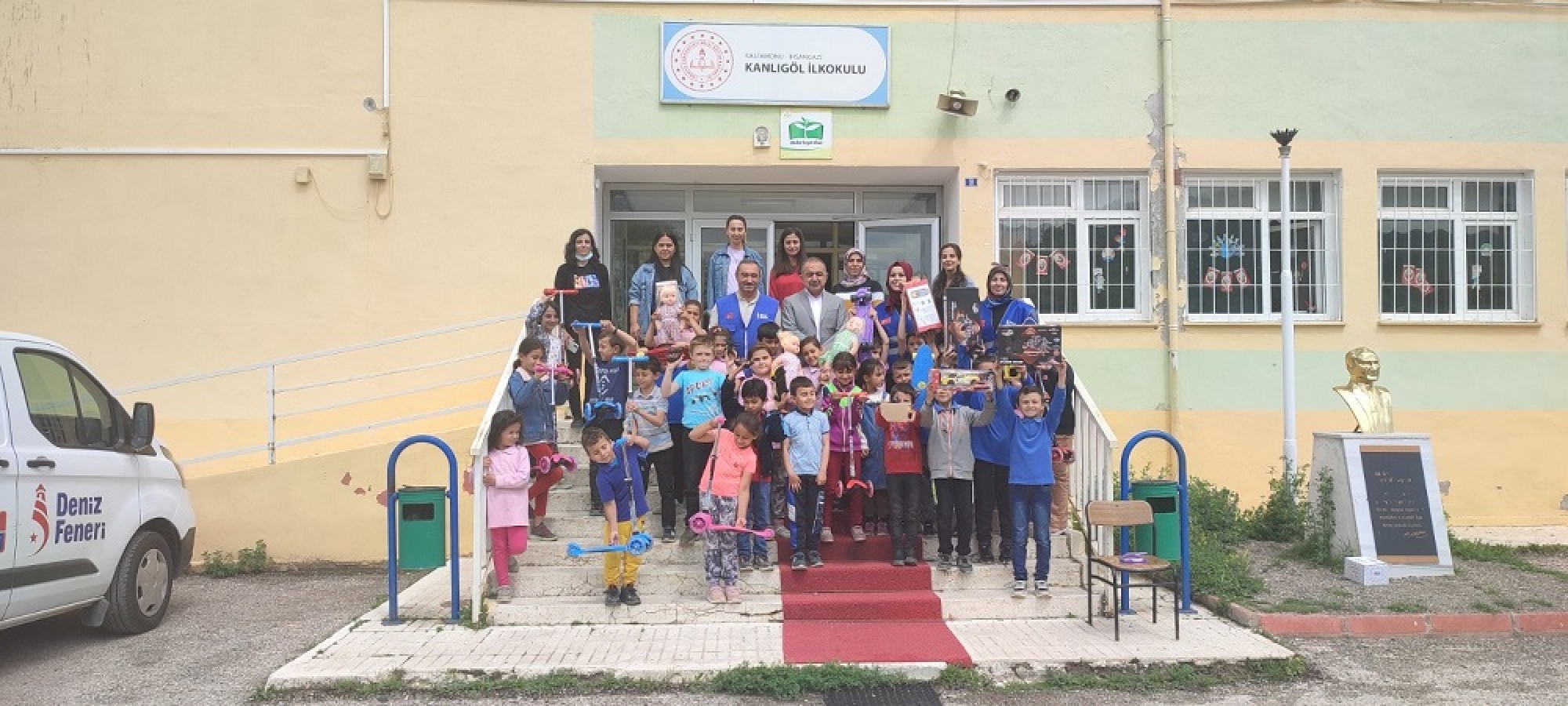 Deniz Feneri, 37 çocuğun dileklerini yerine getirdi;