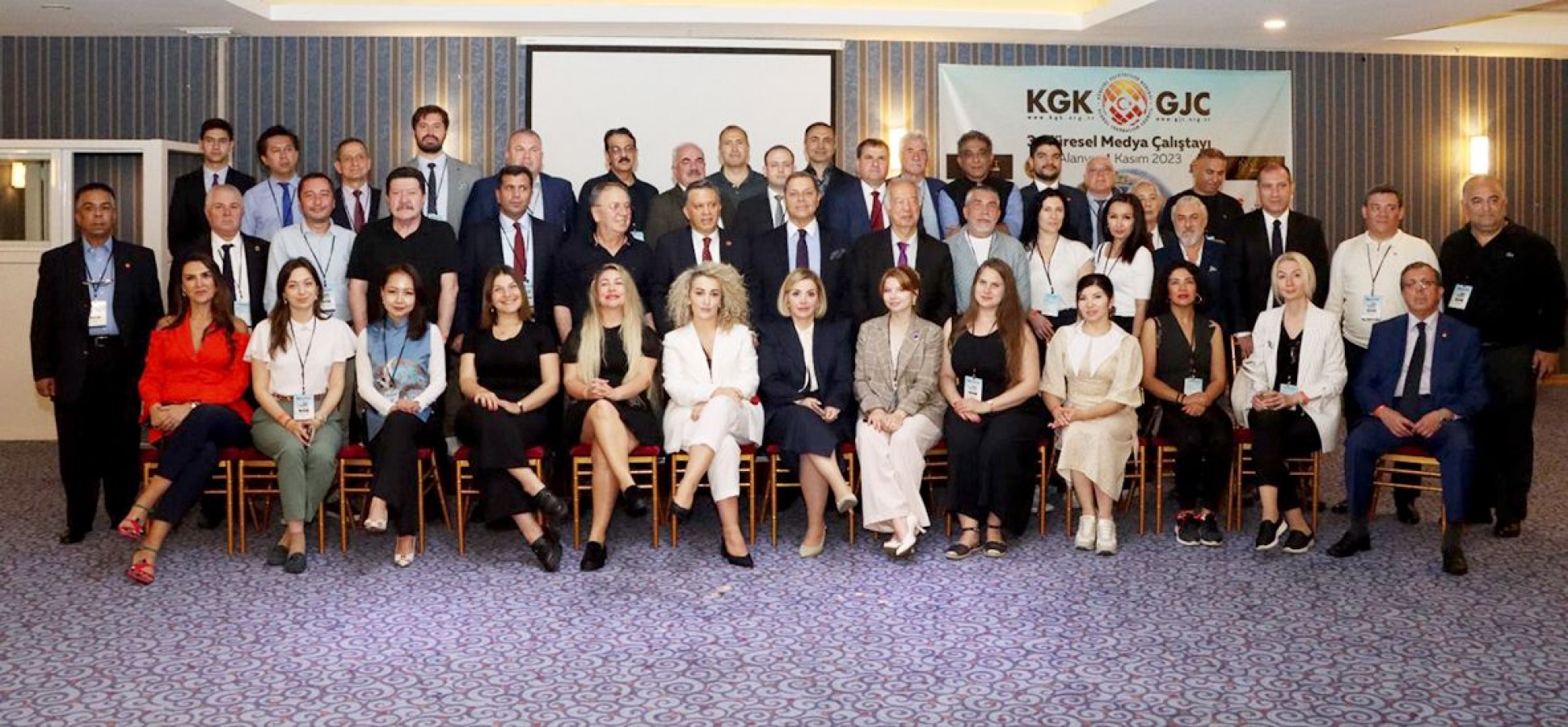 KGK: Gazetecilik meslek birliği yasayla kurulmalı;