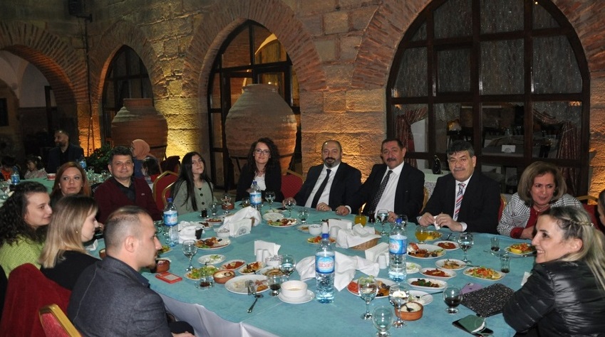 Eczacılar iftar yemeğinde buluştu;