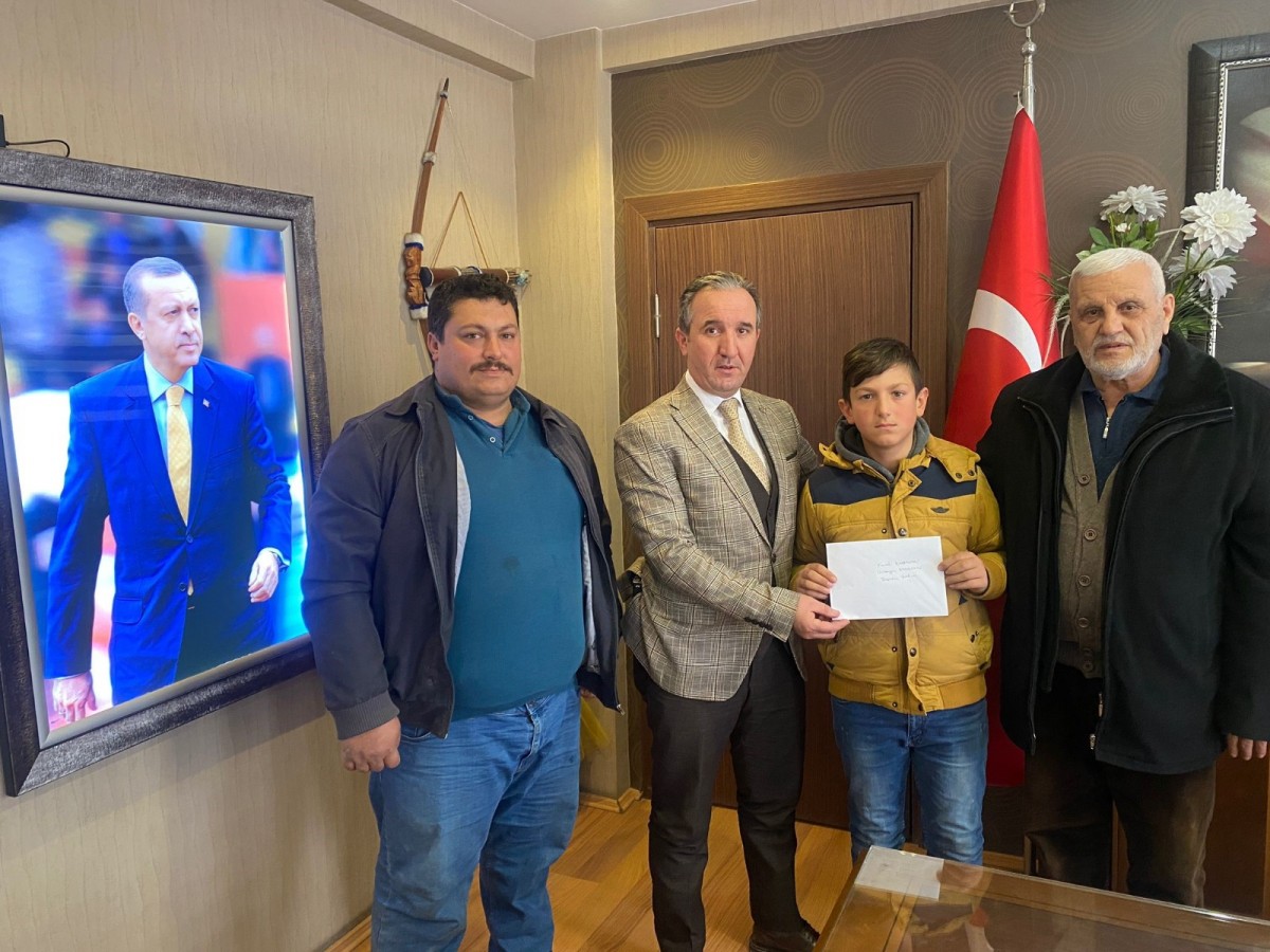 Küçükbaş hayvanı satıp parasını bağışladı;