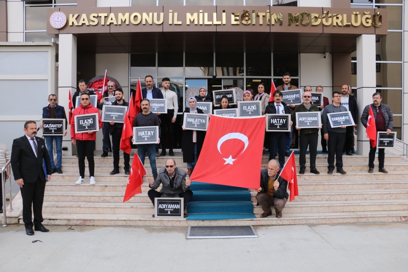 ‘Utanarak özür dileriz’;