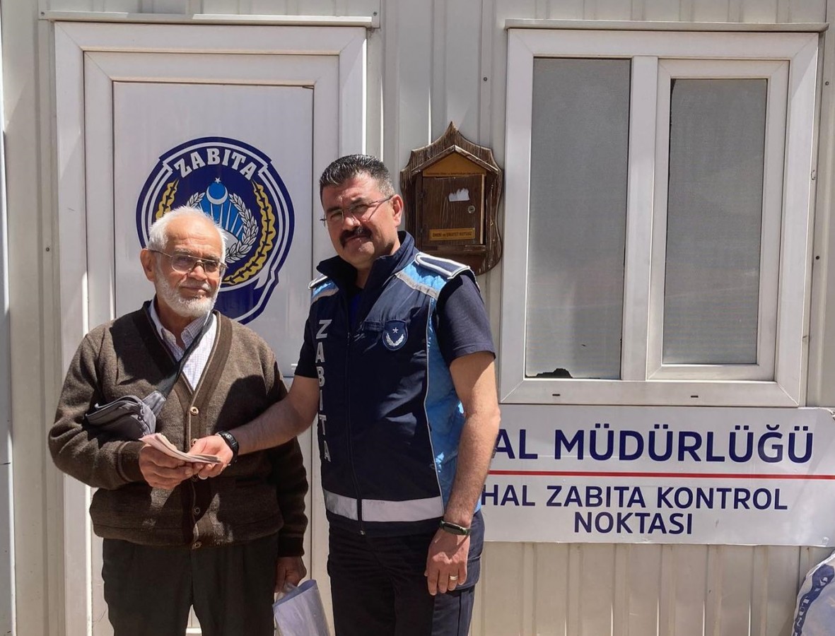 Binlerce lirasını kaybetmişti, imdadına zabıta yetişti;