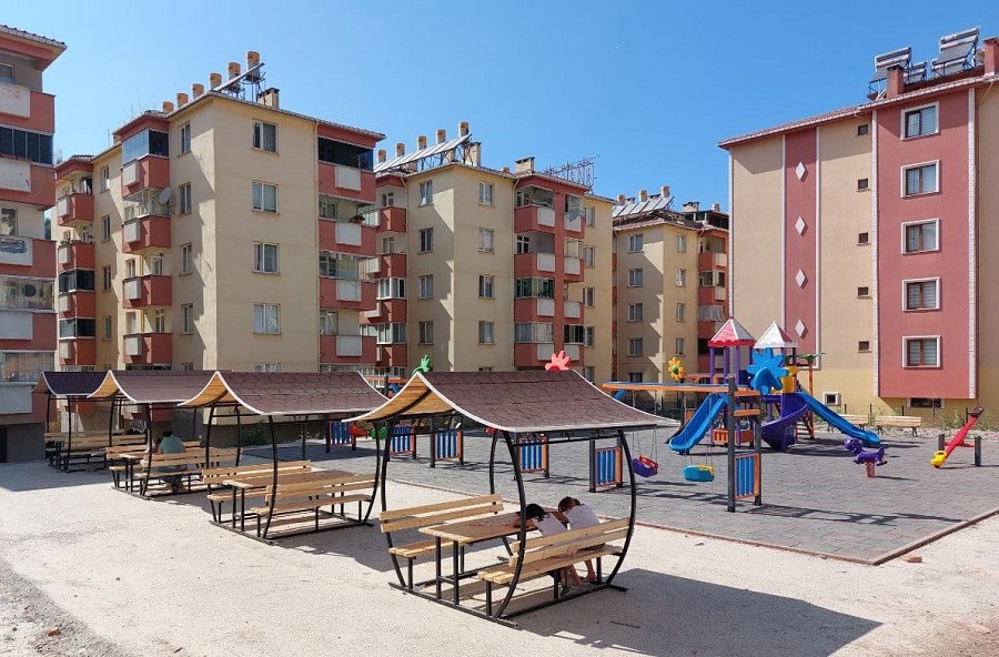 Bozkurt Gönüllüleri’nden kamelya hediyesi;