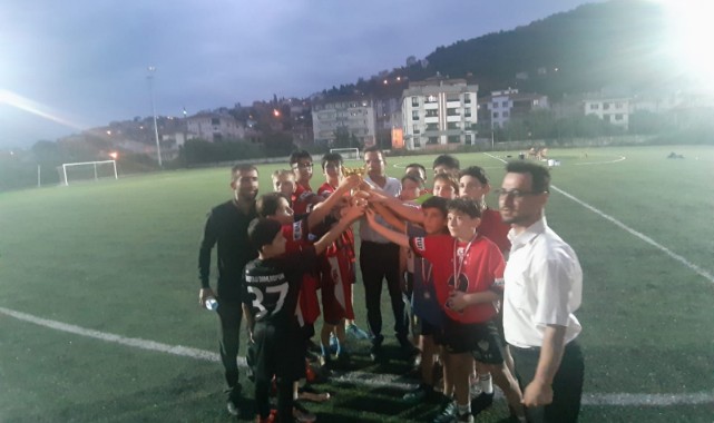 Madalyalarını Kaymakamdan aldılar;
