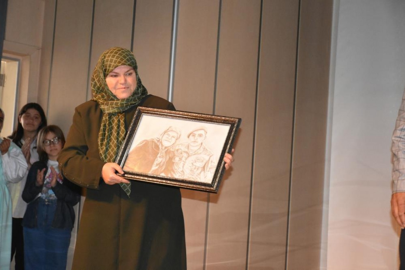 Şehit annesinin duygusal anları;