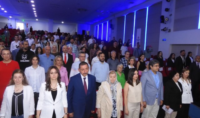 Bahçeşehir Koleji'nde görkemli mezuniyet;