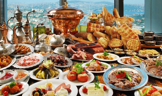 İşte dünyanın en fazla yemek yiyen ülkeleri! Türkiye’nin sırası dikkat çekti;