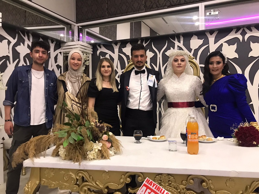 Türkmenoğlu ve Gültekin ailelerinin mutlu günü;