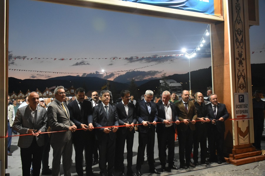 Tosya 2. İpekyolu Fuarı açıldı;