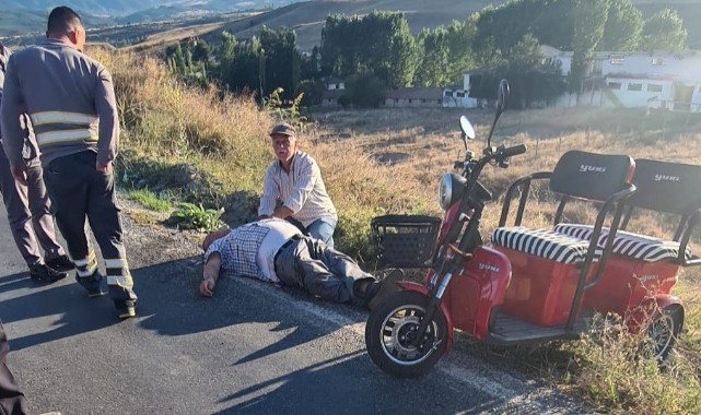 3 tekerlekli moped devrildi: 1 yaralı;