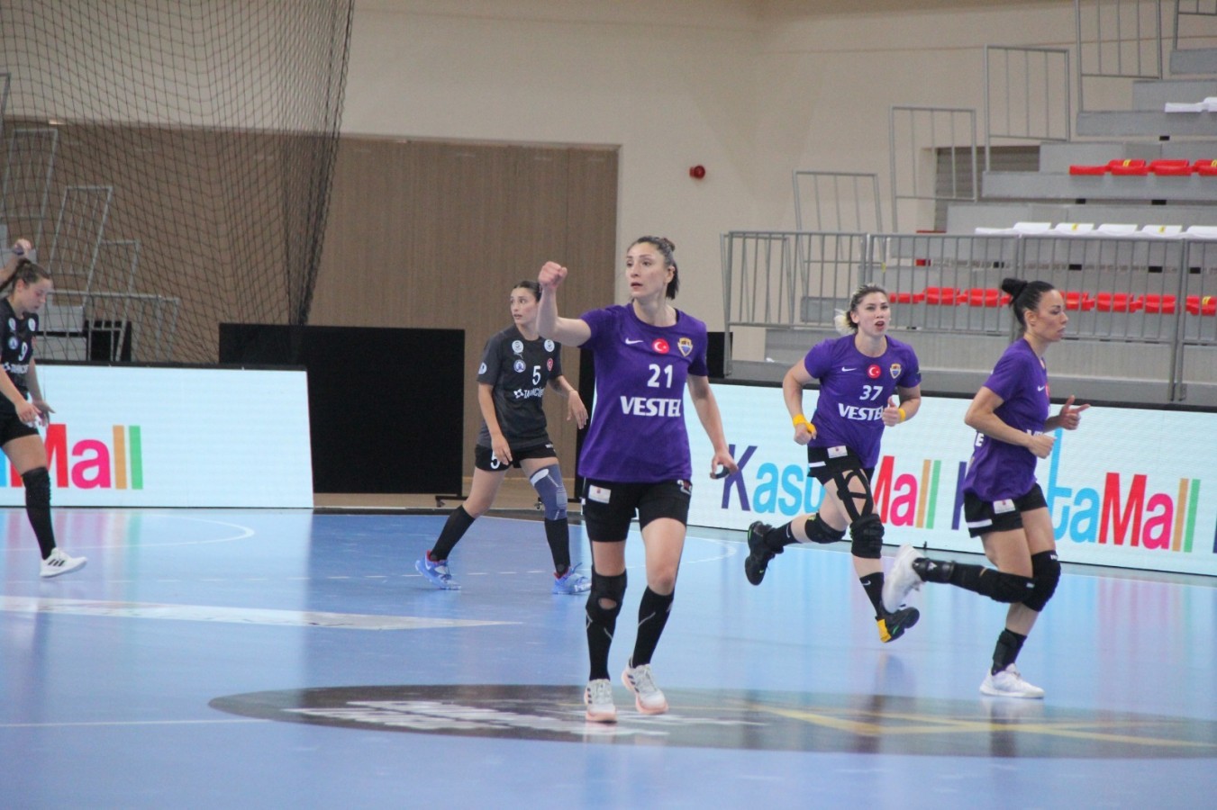 Belediyespor Lig’de çok farklı: 41-24;