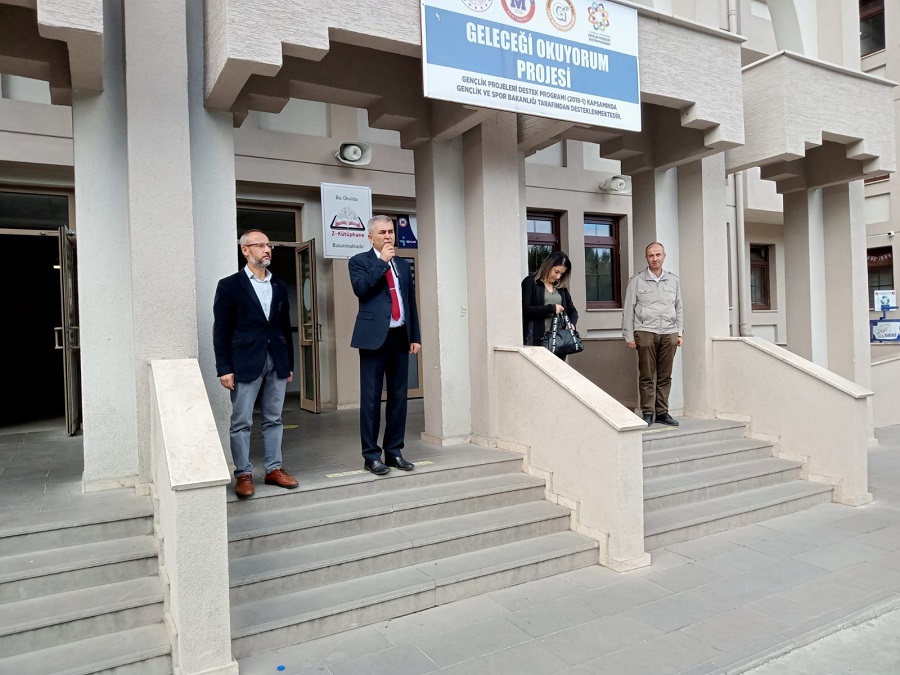Merkez Ortaokulu, kayıplarını andı;