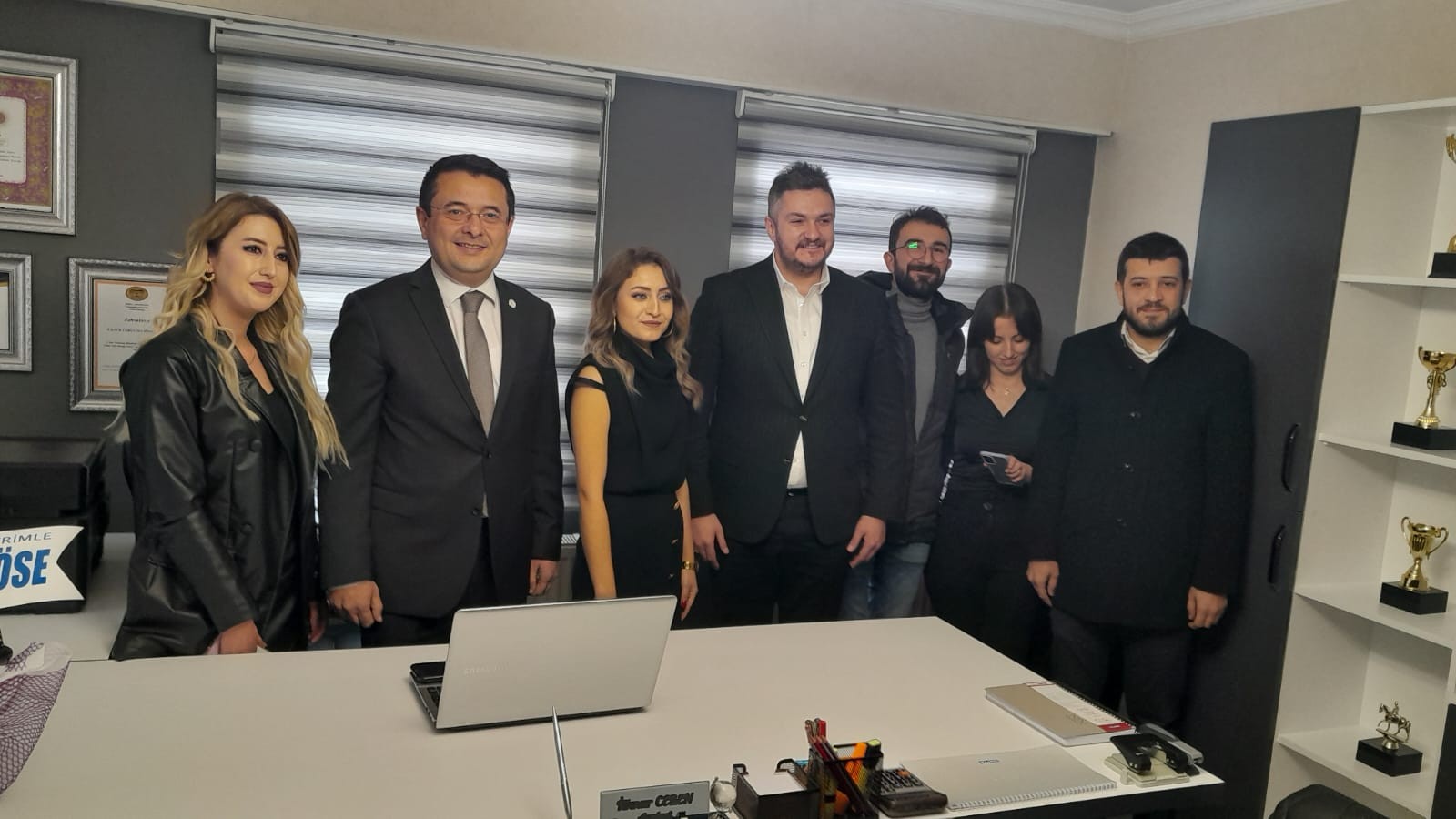 Avukat Deliömeroğlu, hukuk bürosunu açtı;