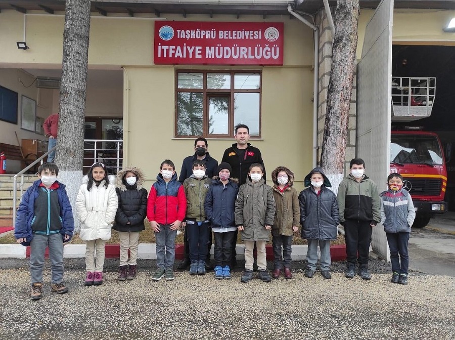 Öğrencilere itfaiyecilik anlatıldı;