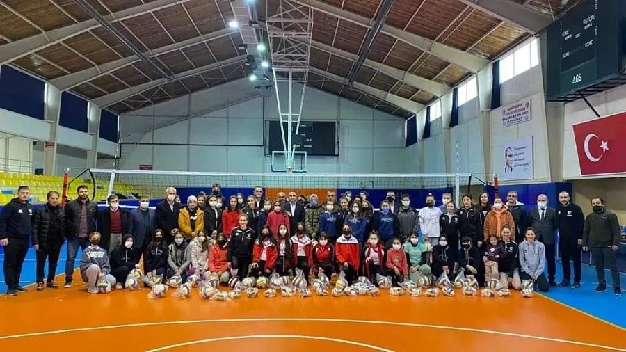 Taşköprü'de voleybola ilgi artıyor;