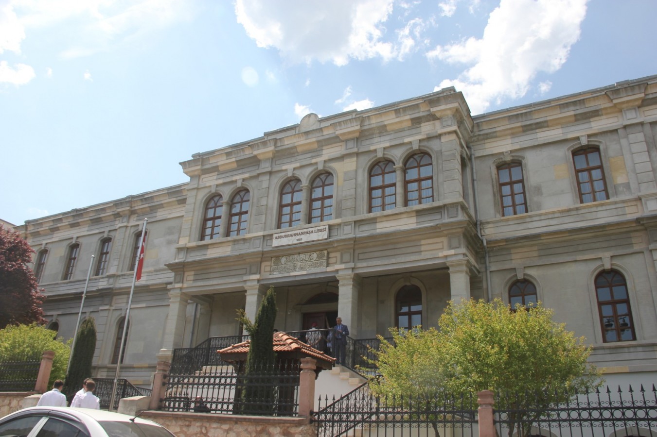 137'nci yılın kutlu olsun 'Ulu Çınar';