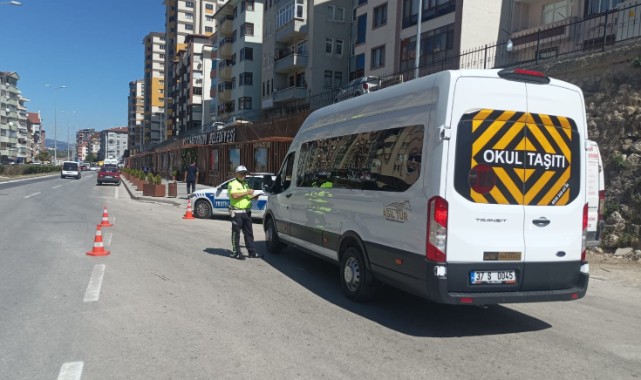 Kastamonu’da okul servisi denetimleri sürüyor;
