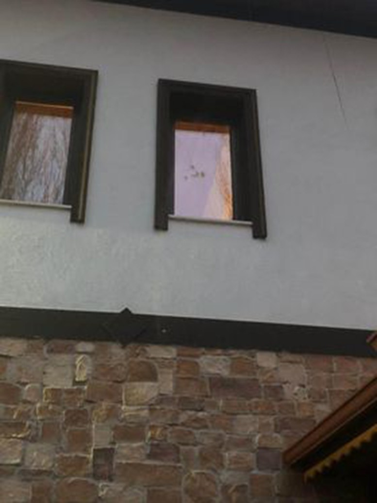 Otel kurşunlandı!;