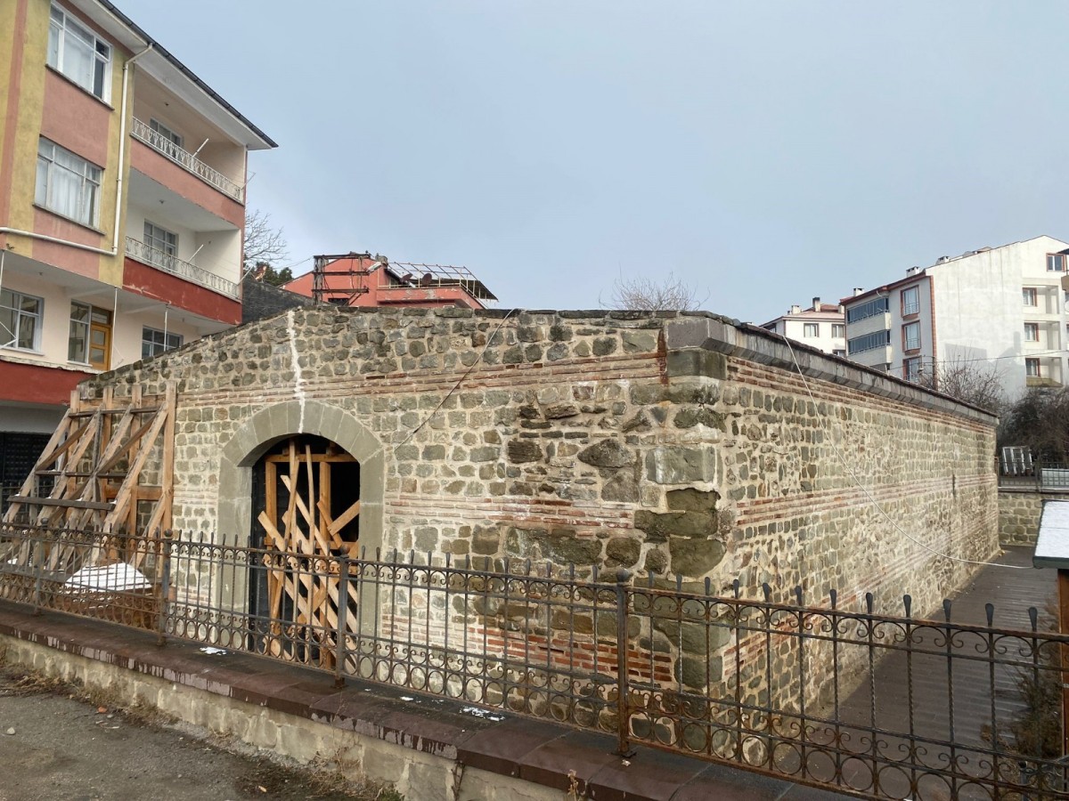 Maraş depremleri, 5 asırlık hana zarar verdi;