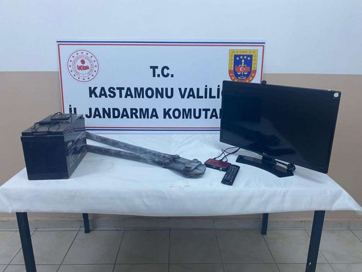 2 kişi tutuklandı;