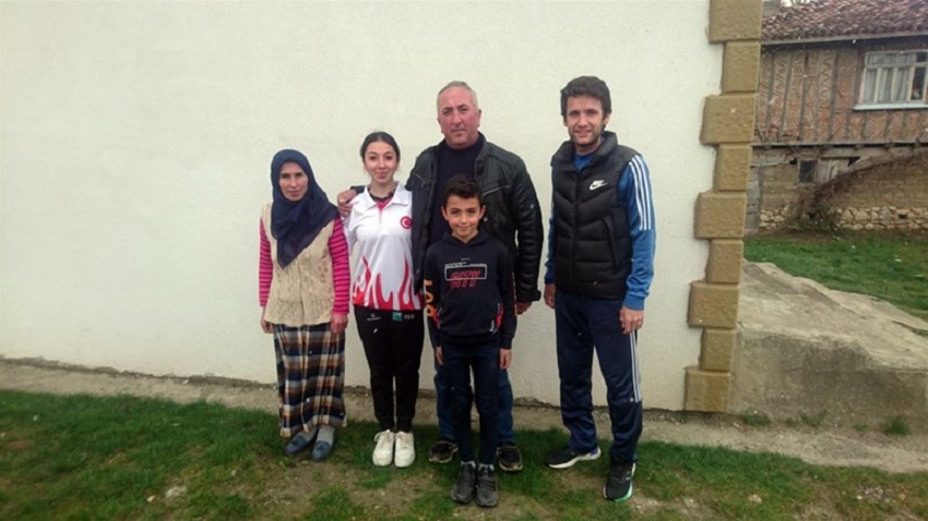 Taşköprülü Büşra, Fransa'ya gidecek;