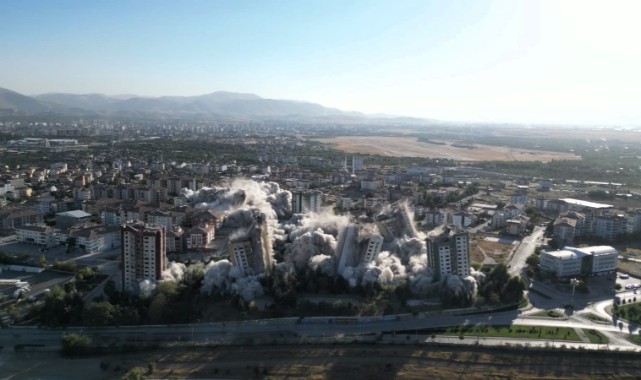 Dünyada bir ilk: Aynı anda 9 blok...;