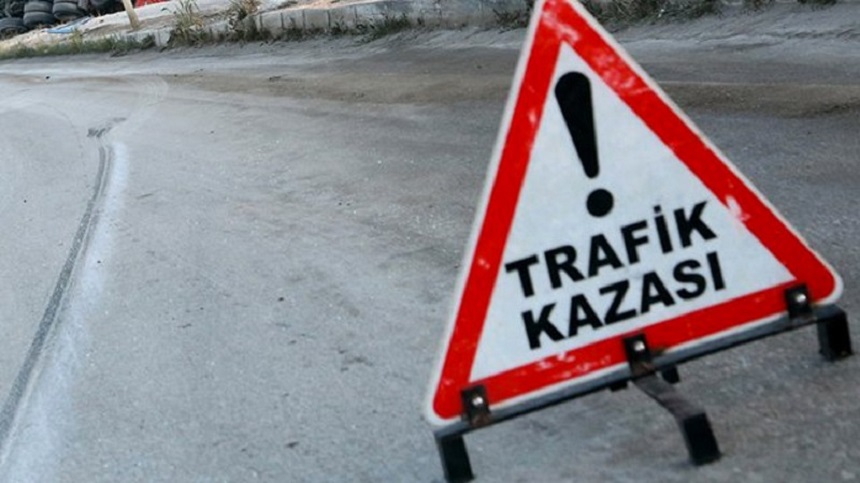 Camiye giderken araba çarptı;