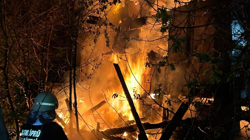 Kastamonu'da gece vakti büyük yangın!;