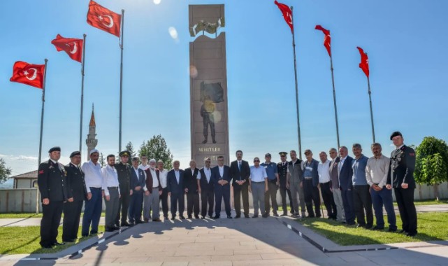 Bir araya geldiler;