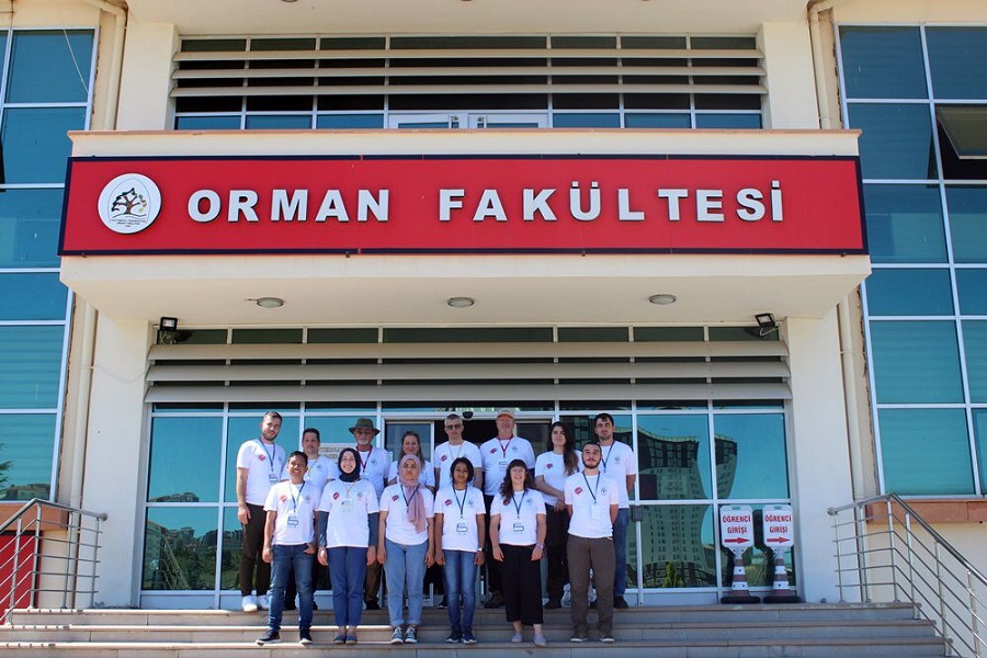 Dünya’nın dört bir yanından katılımcı geldi;