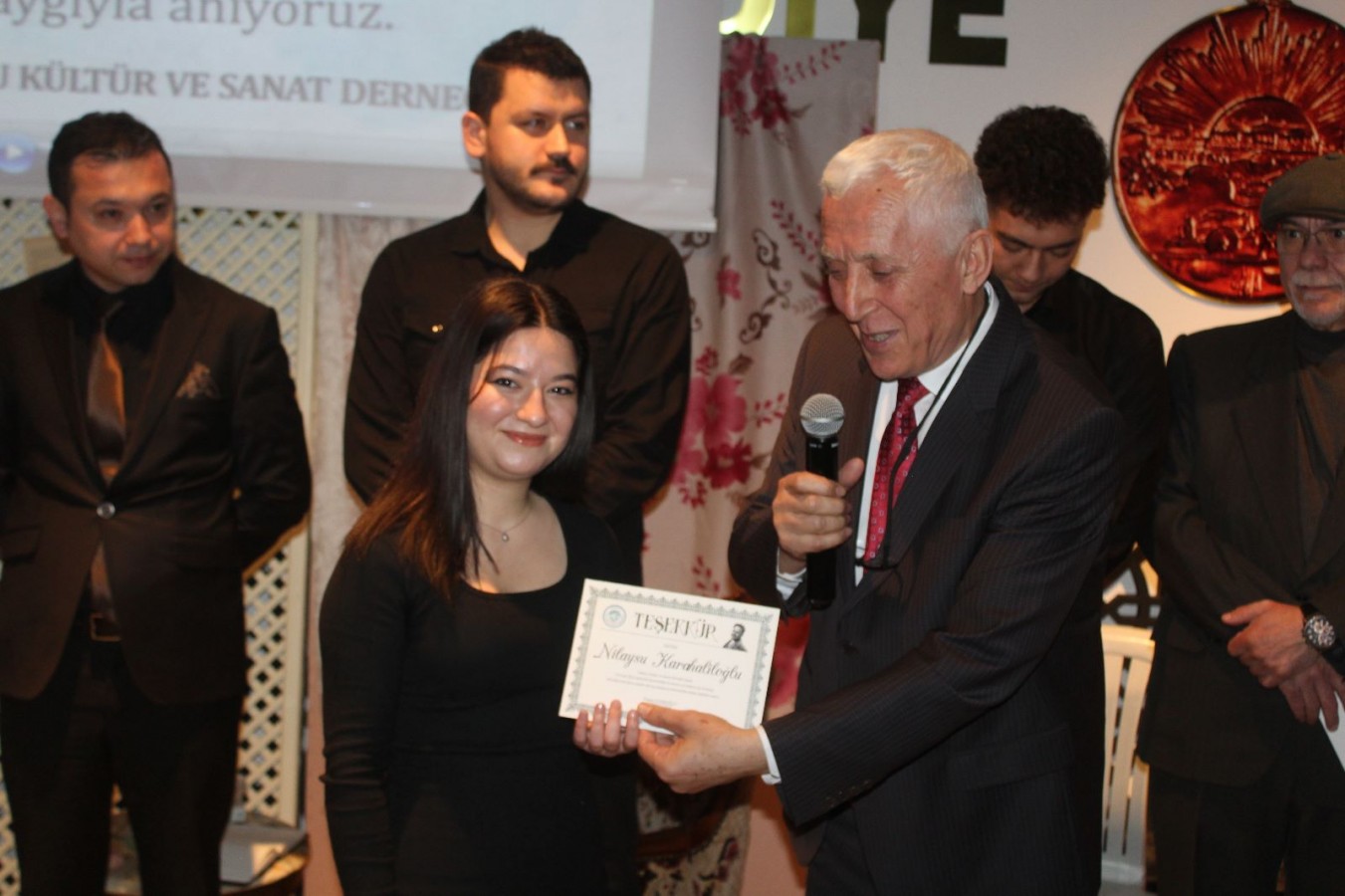 Nazım’ı şiirlerle andılar;