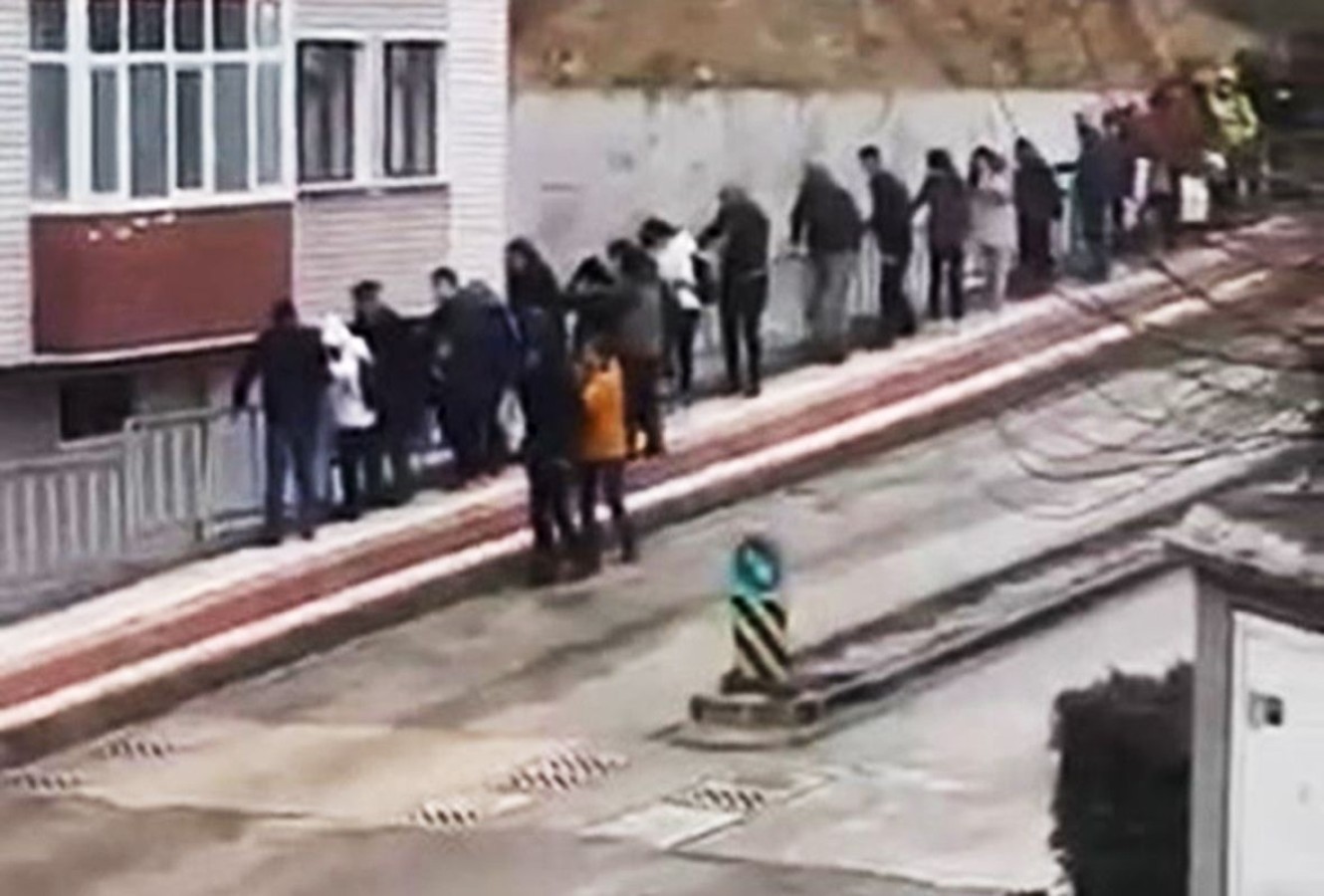 Kastamonulunun buzla imtihanı!.. Düşen düşene;